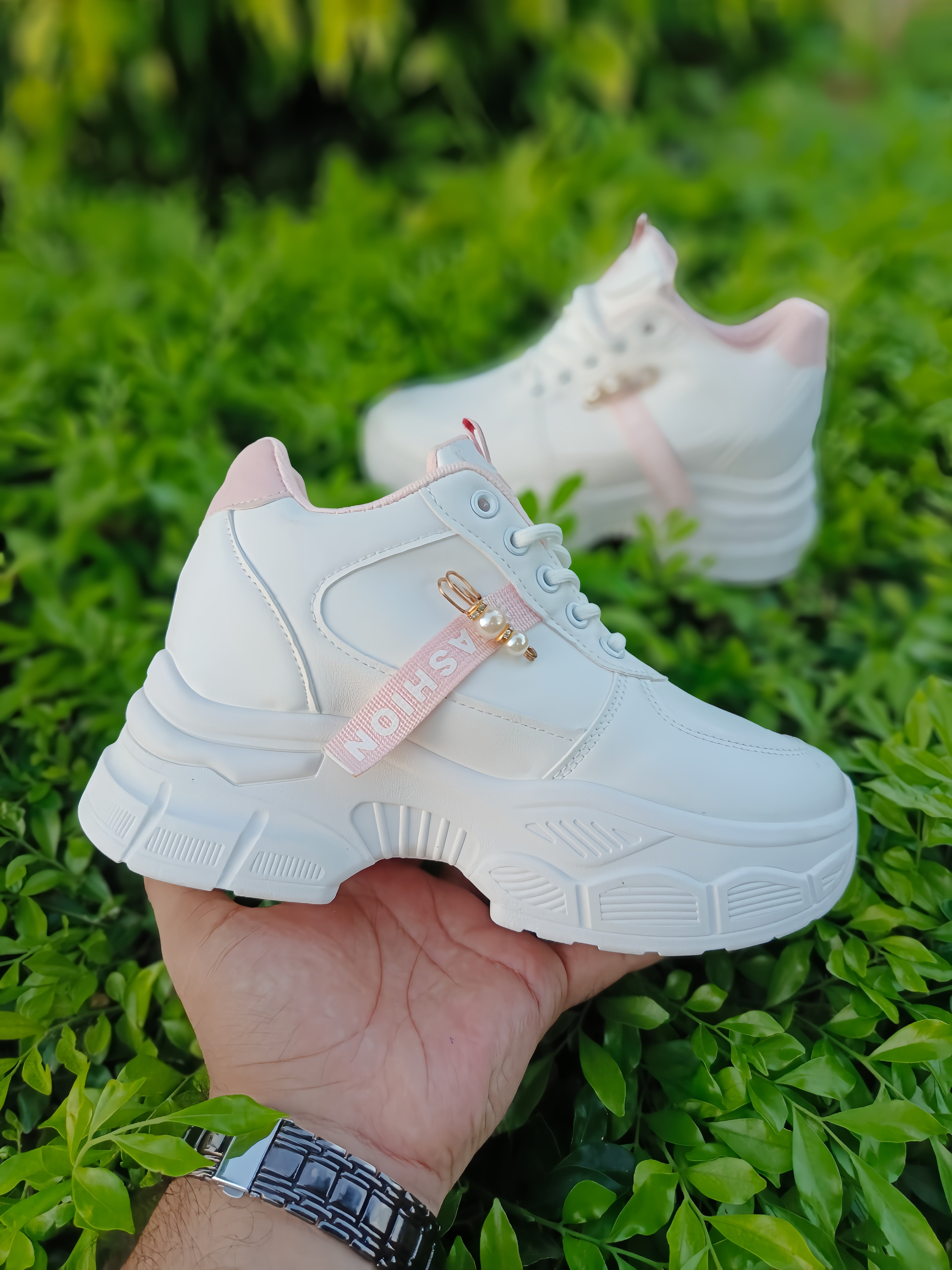 Women’s White Chunky Sneakers with Pink Detailing – Trendy & Comfortable