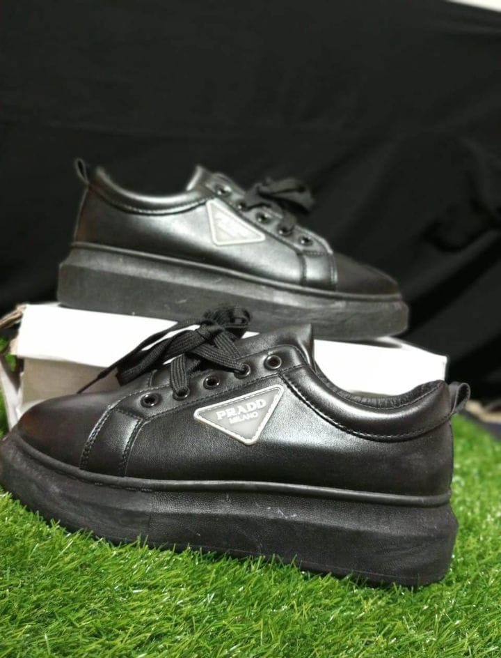 PRADD MILANO STYLISH SNEAKERS FOR GIRL/