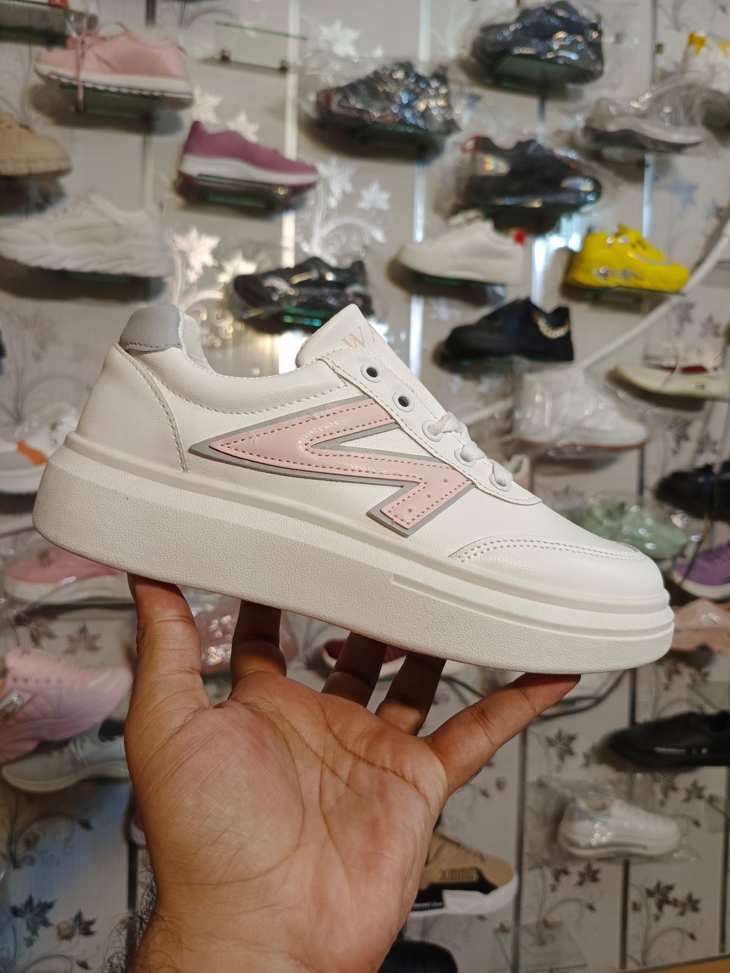 New Women Casual Walking Shoes Summer Flat Lace Up Leather High Quality Sneakers Fashion Flat-Bottomed Female Gump Sneakers