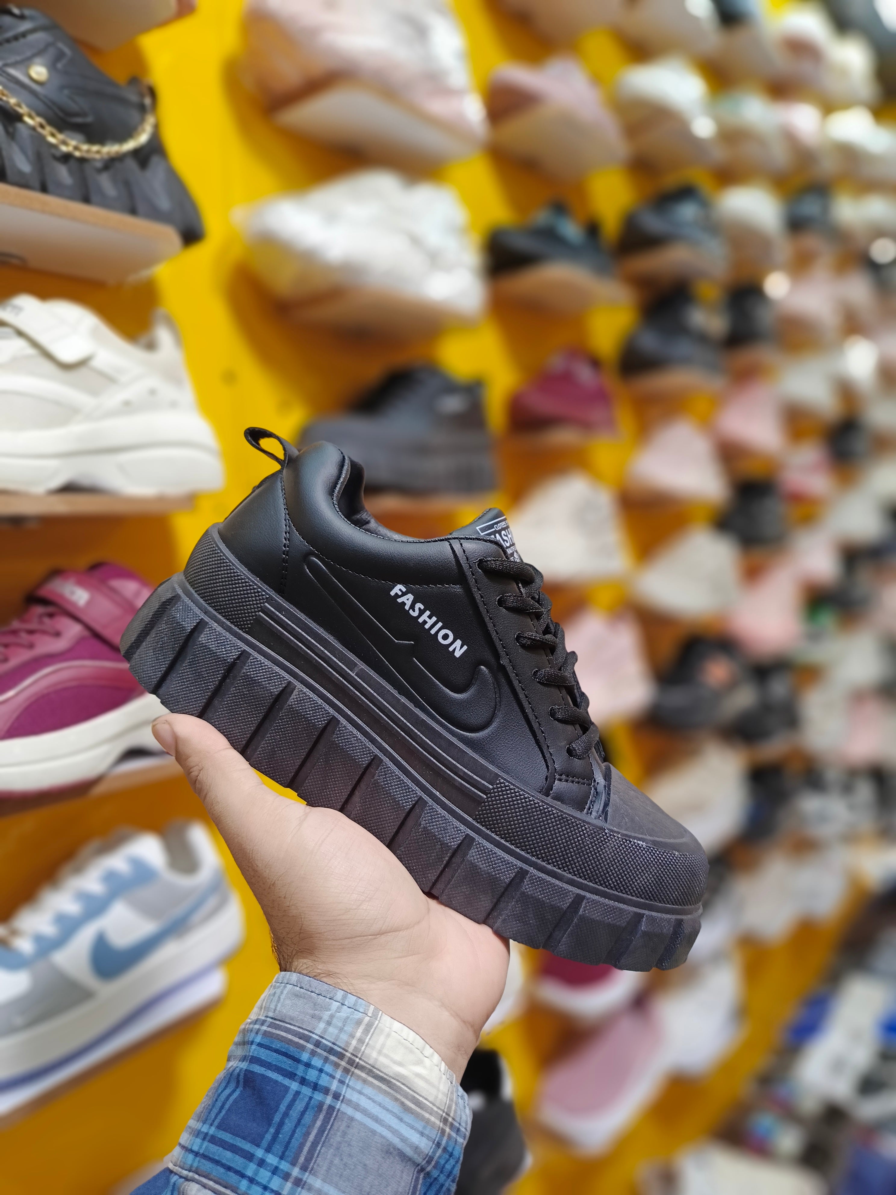 (2024 pasanio pearl classic sneakers-T-2732