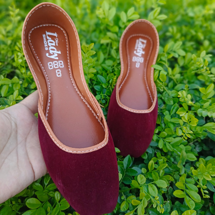 "Luxury Plain Velvet Khussa – Elegant, Soft & Comfortable"🔥