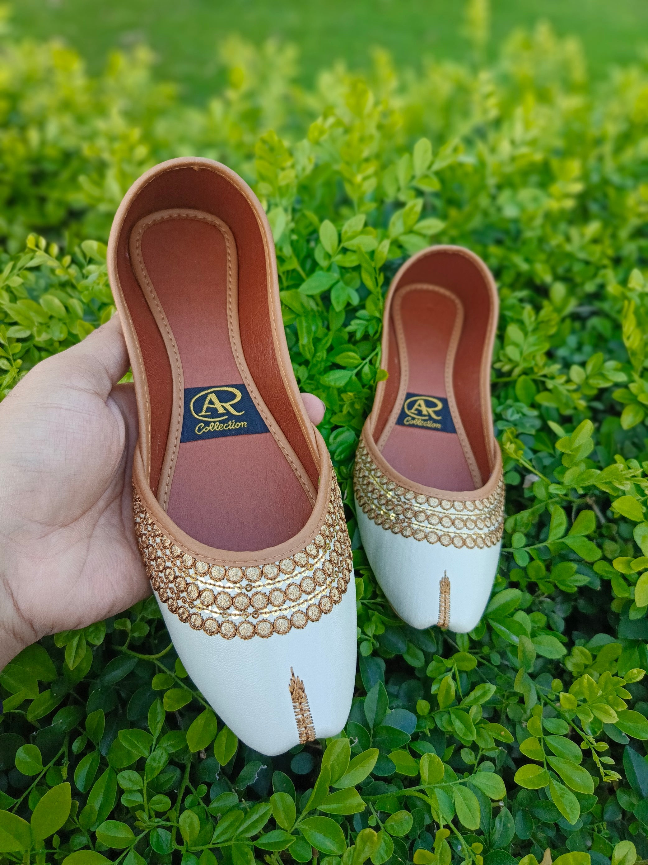 Traditional Punjabi Khussa – Handcrafted with Love
 🔥