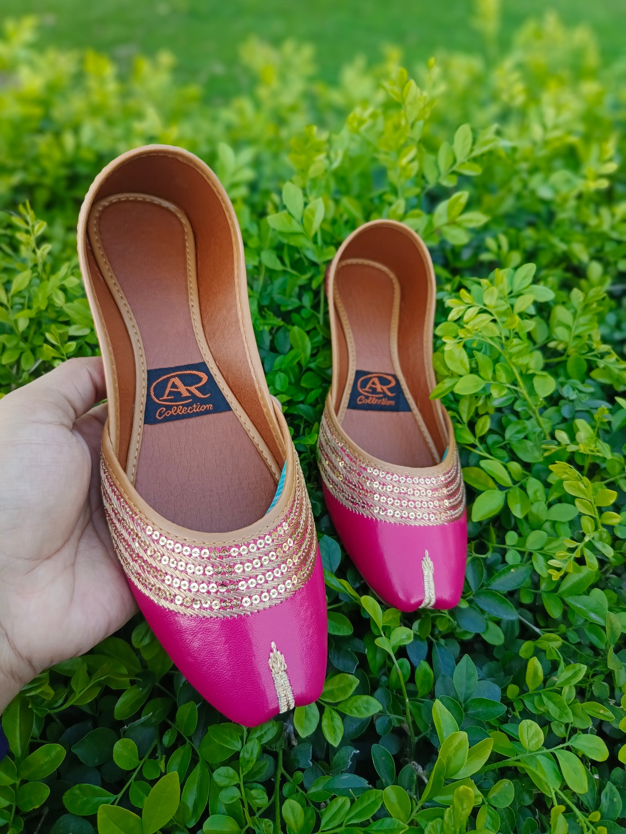Vintage-Inspired Khussa – A Timeless Classic 🔥