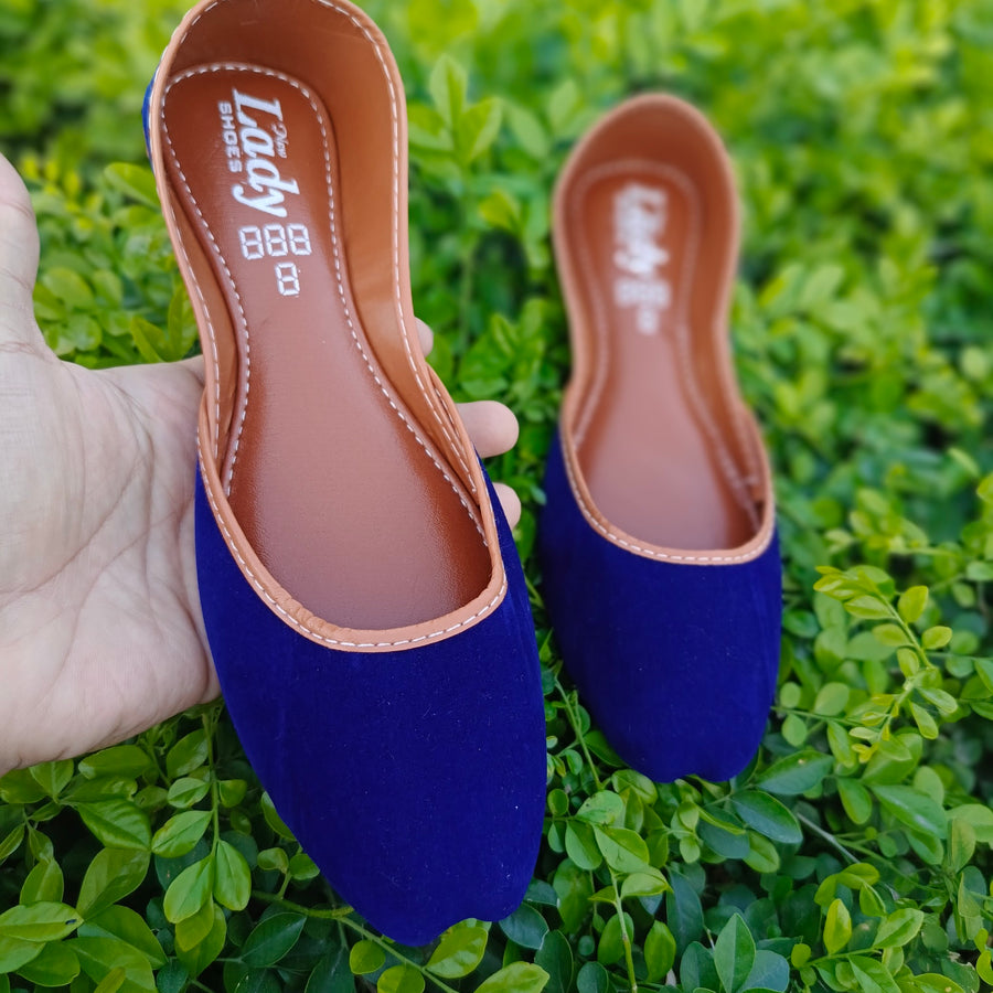 "Classic Plain Velvet Khussa – Timeless Elegance & Comfort"🔥