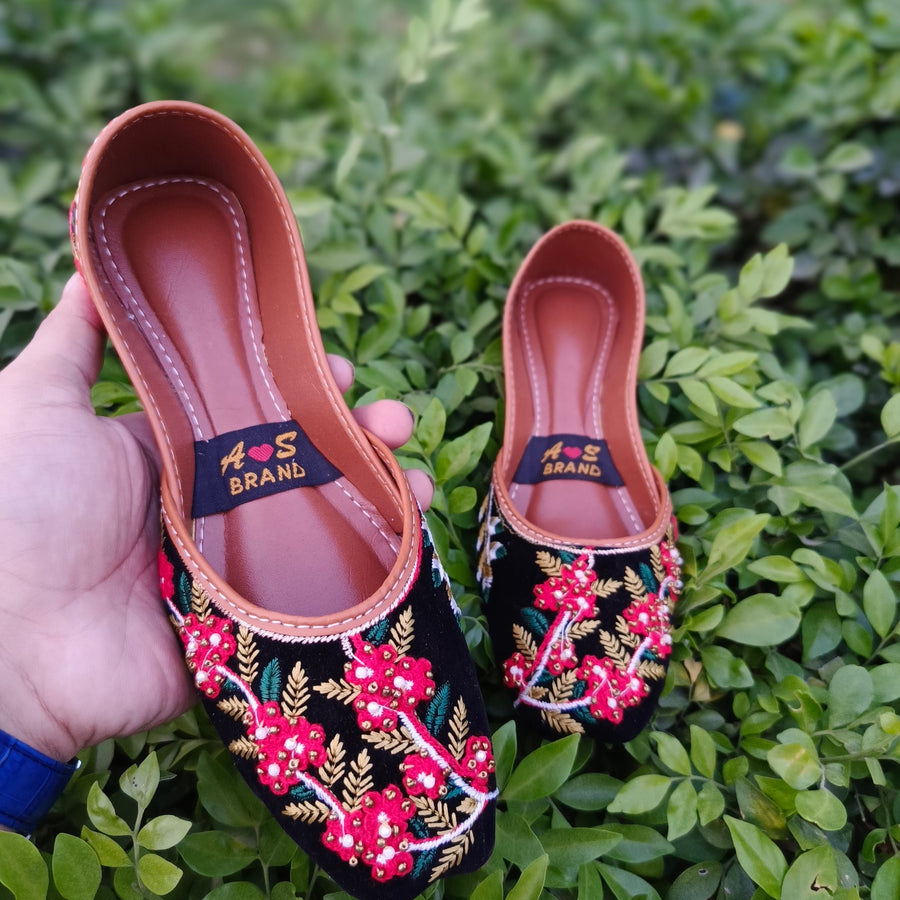Handcrafted Black Velvet Floral Khussa – Ethnic Elegance by A&S Brand