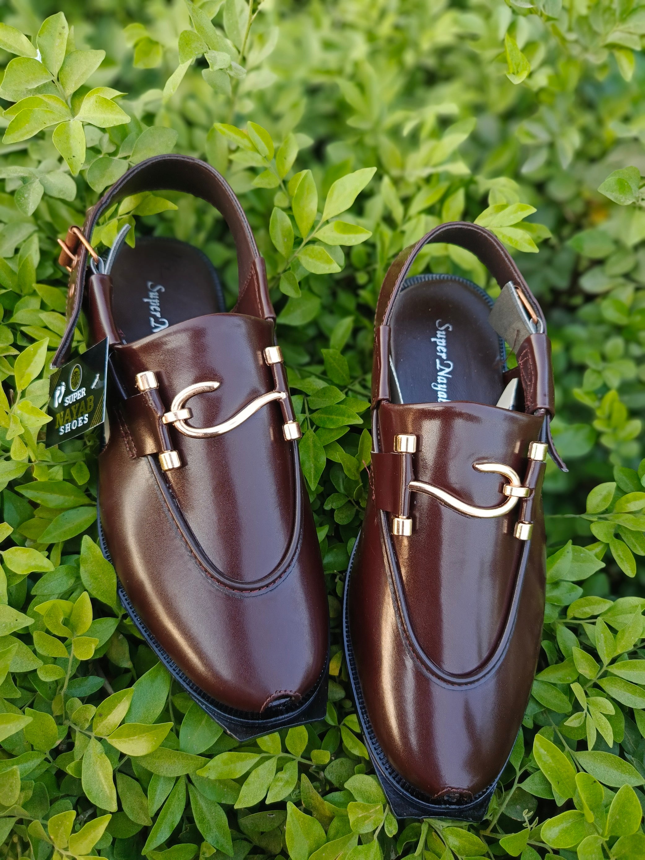 Men's Premium Brown peshawriChappal with Golden Buckle – Traditional Elegance & Modern Style"