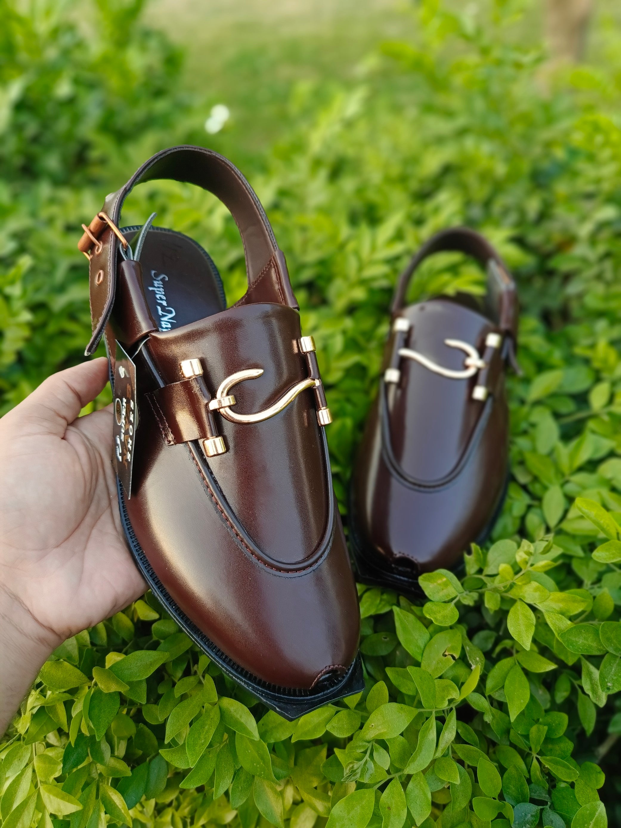 Men's Premium Brown peshawriChappal with Golden Buckle – Traditional Elegance & Modern Style"
