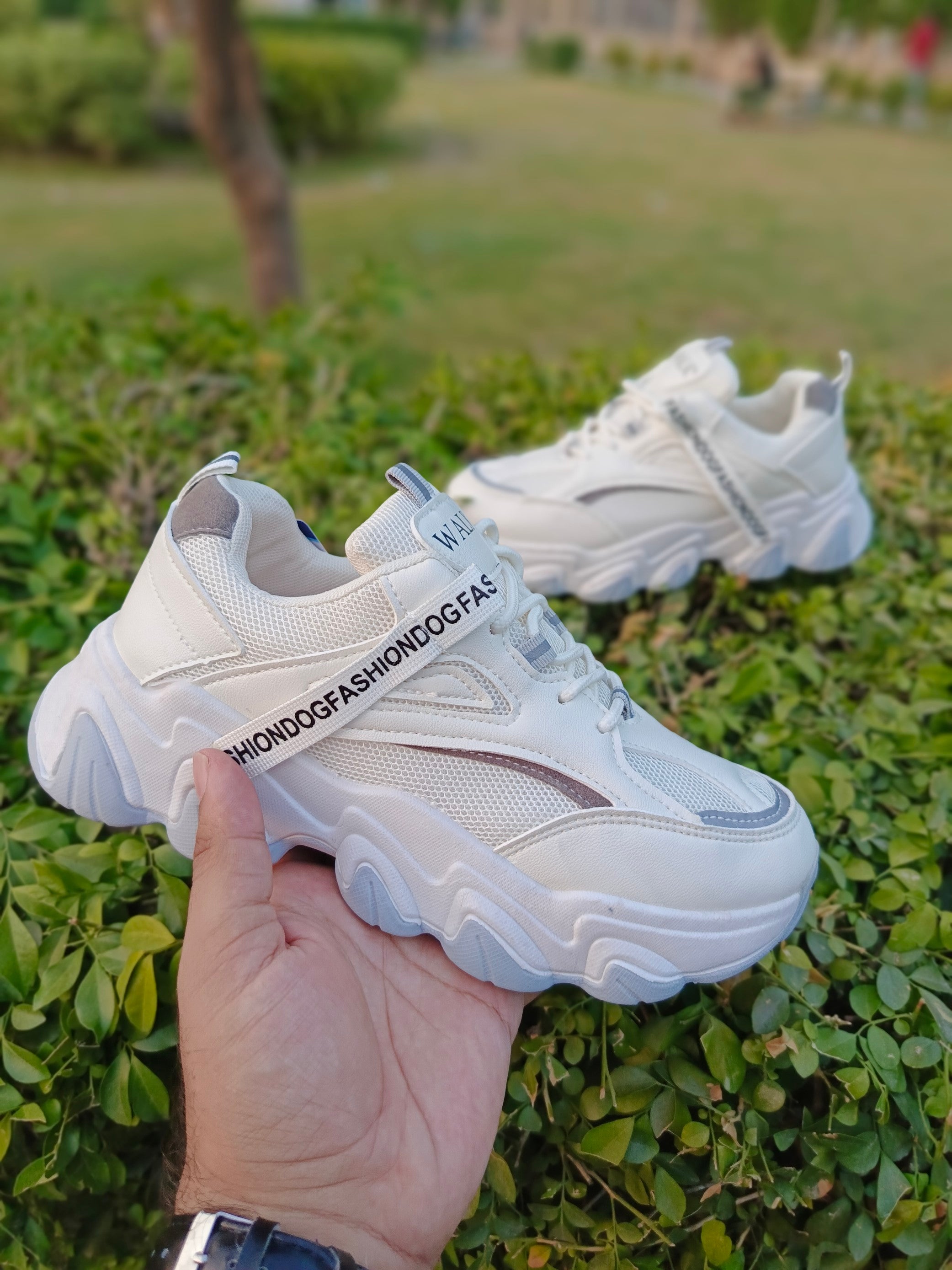 Chunky White Sneakers for Women – Bold Design with Mesh & Faux Leather Finish💫