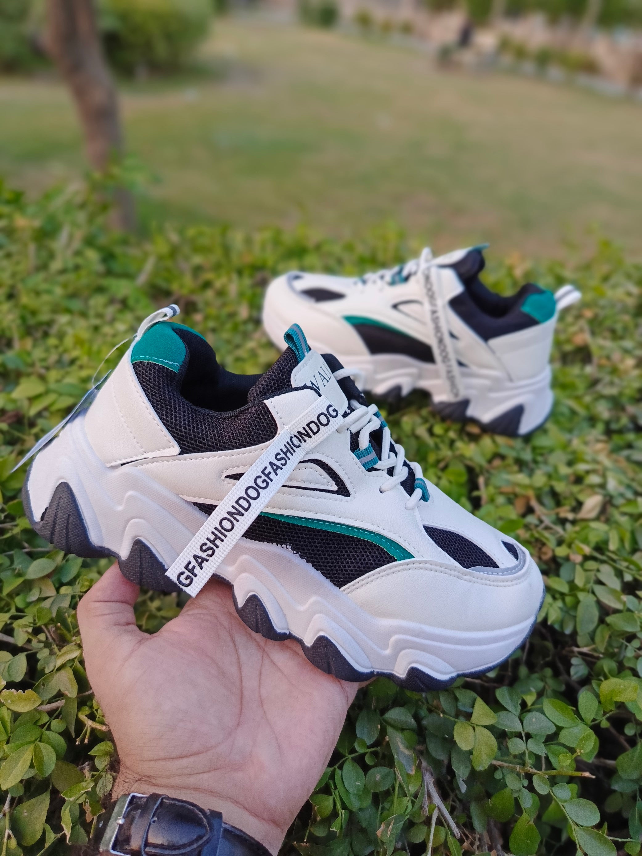 Chunky White Sneakers for Women – Bold Design with Mesh & Faux Leather Finish💫