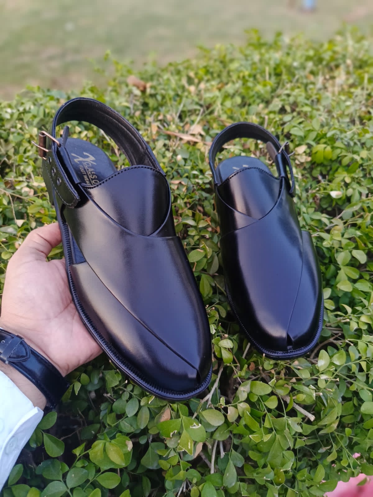 Classic Brown Glossy Peshawari Chappal – Premium Synthetic Finish