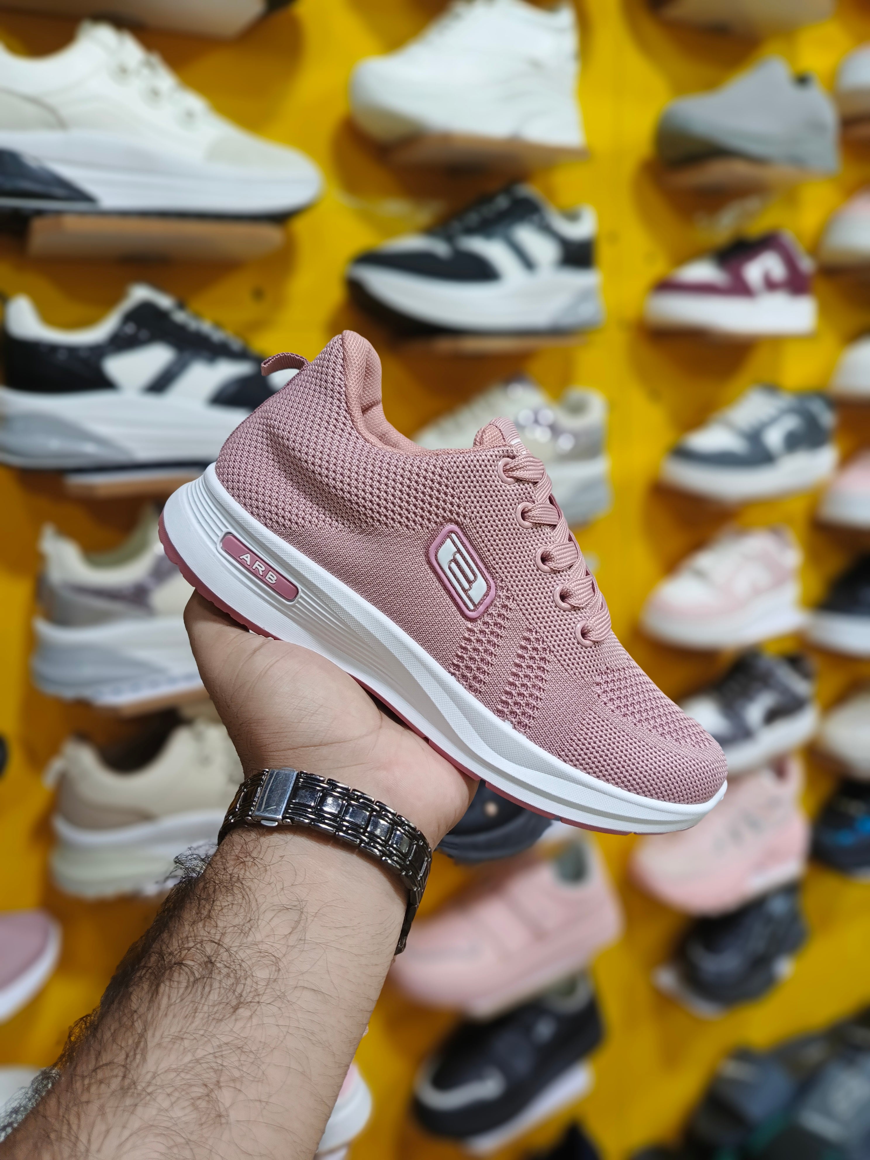 Trendy Mesh Women’s Sneaker – Lightweight & Stylish