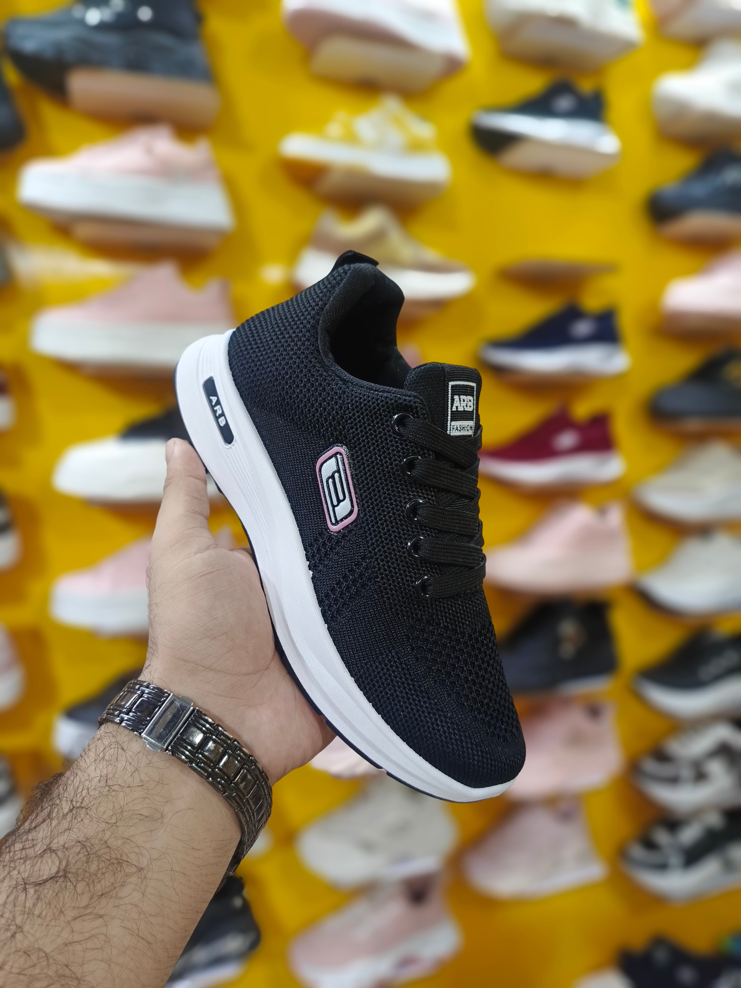 Trendy Mesh Women’s Sneaker – Lightweight & Stylish