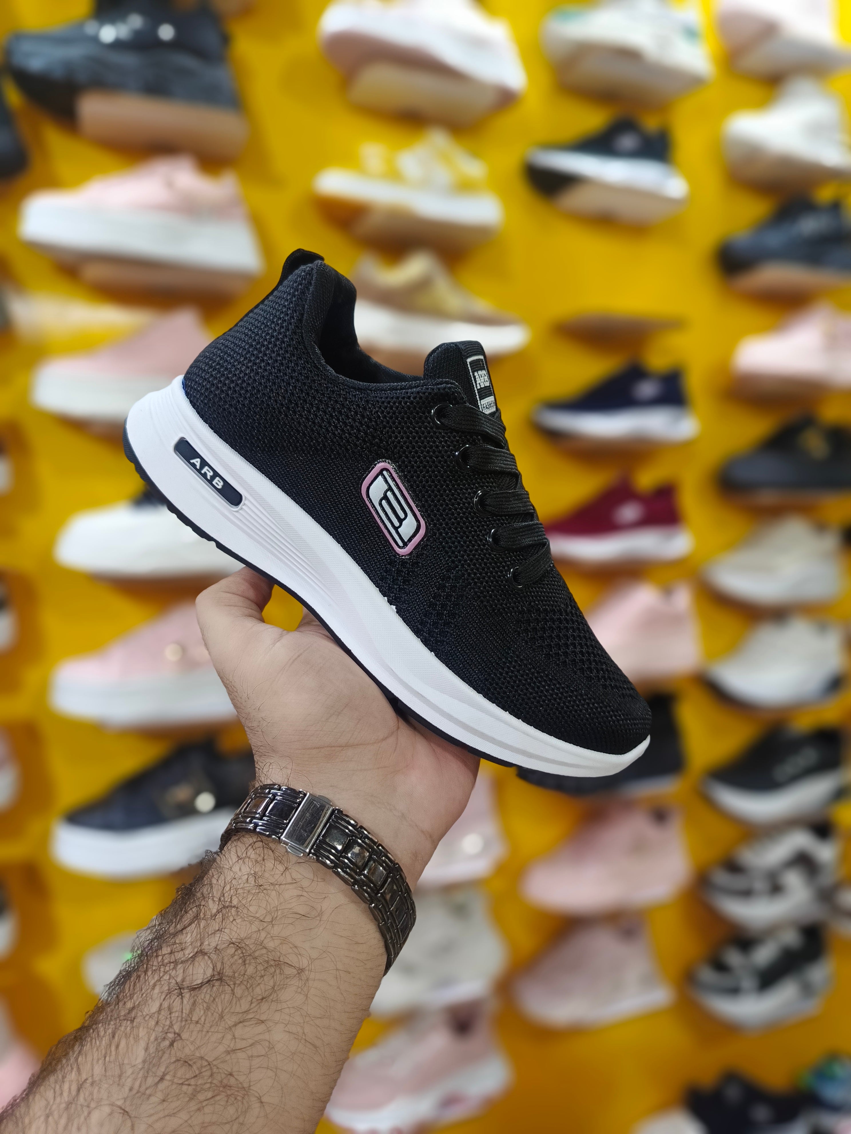 Trendy Mesh Women’s Sneaker – Lightweight & Stylish