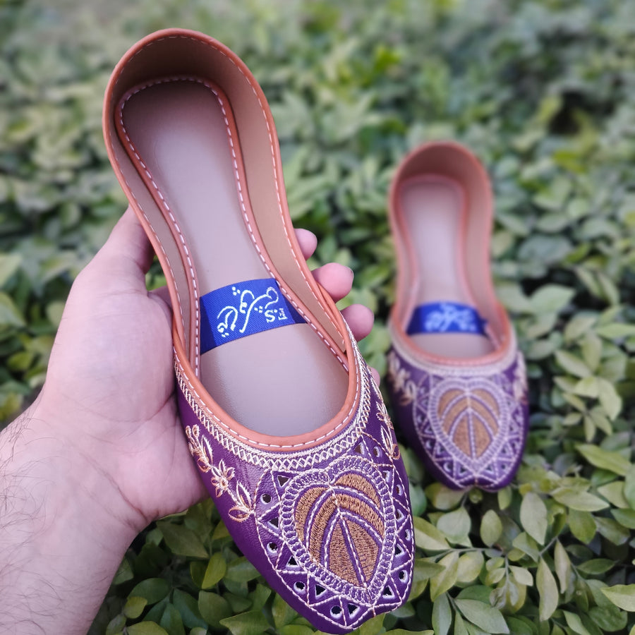"Paigham-e-Fan – A Message of Art in Every Pair"