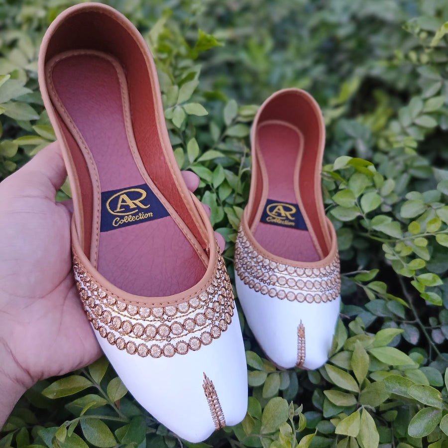 "TillaTaar – Where Threads Tell Royal Stories"