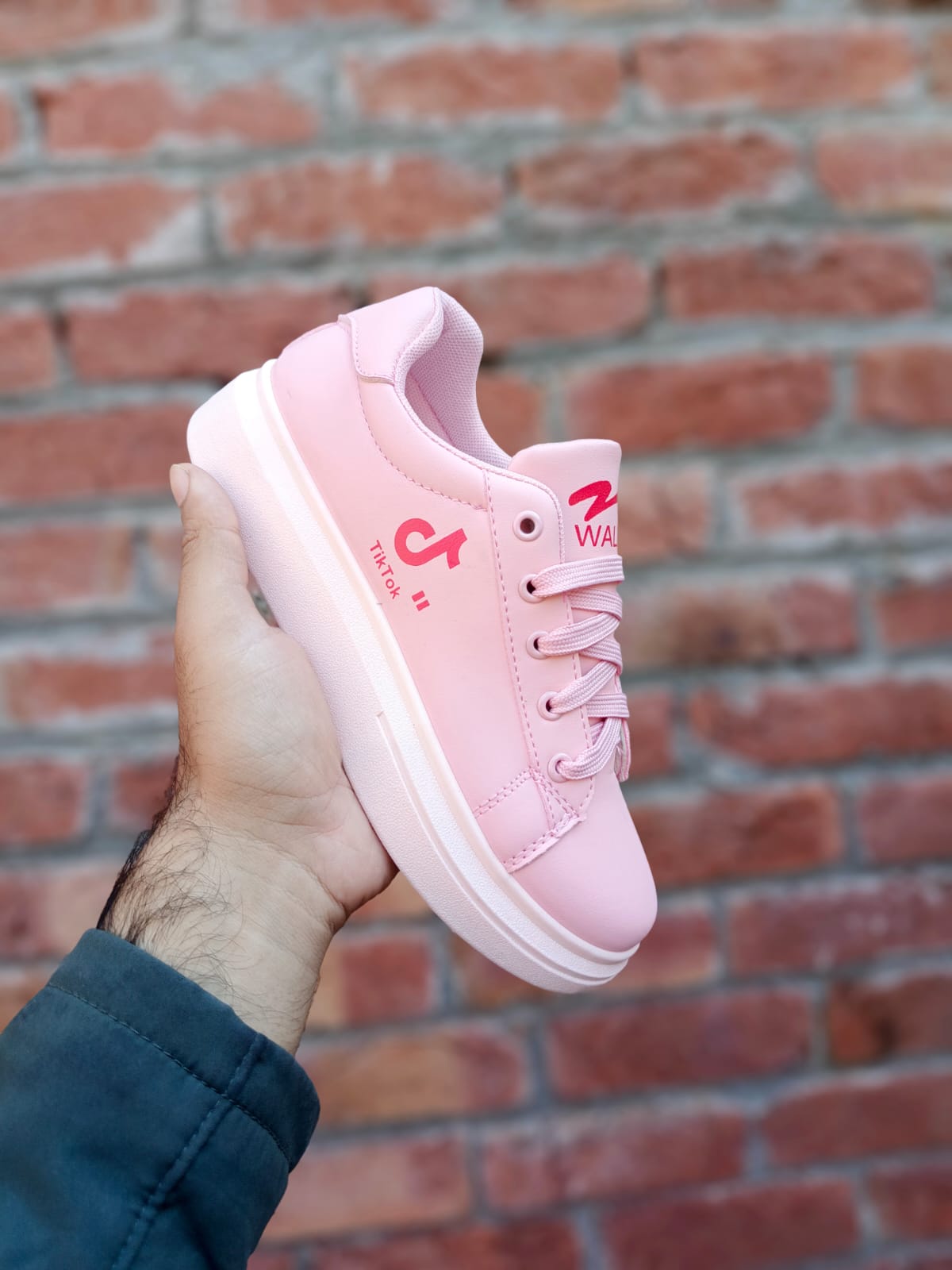 Light pink tiktok logo sneakers-Daily use sneakers for girl/women