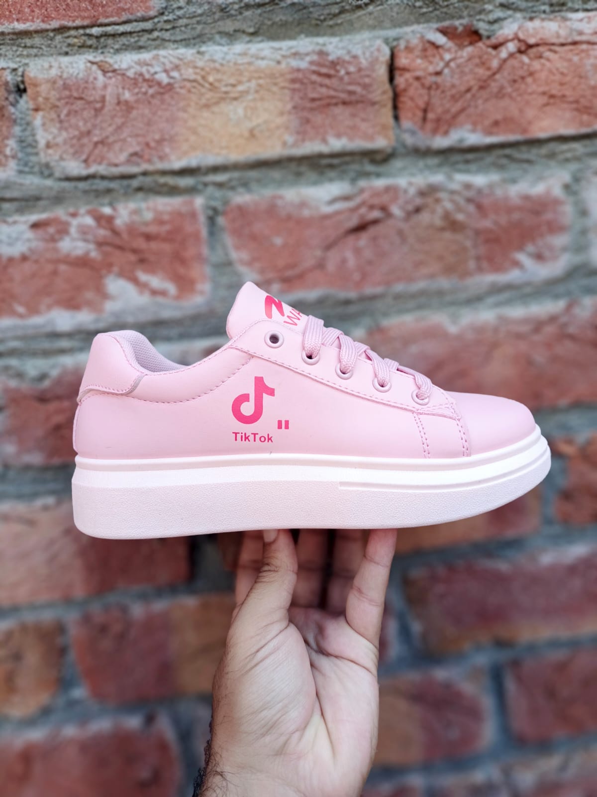 Light pink tiktok logo sneakers-Daily use sneakers for girl/women