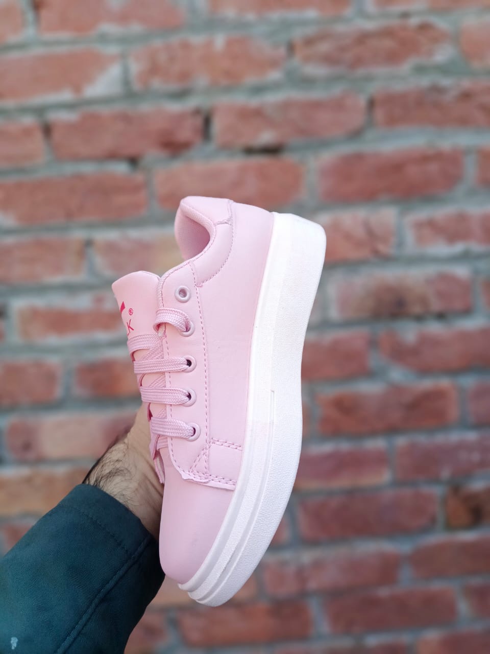 Light pink tiktok logo sneakers-Daily use sneakers for girl/women