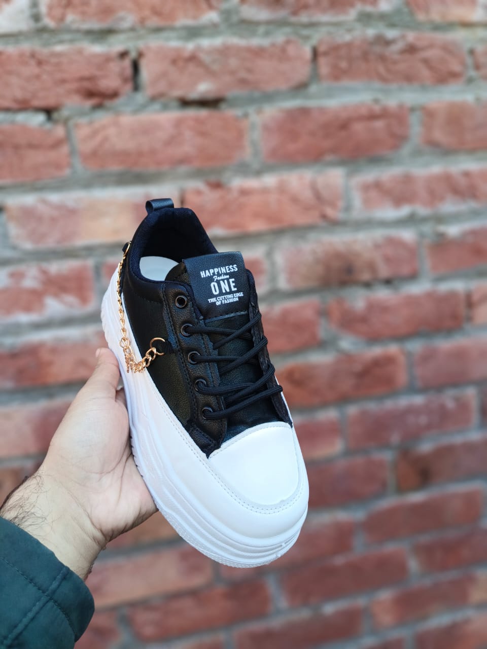 "Trendy Women's Casual Sneakers – Breathable, Non-Slip Sole, Perfect for All-Day Comfort"