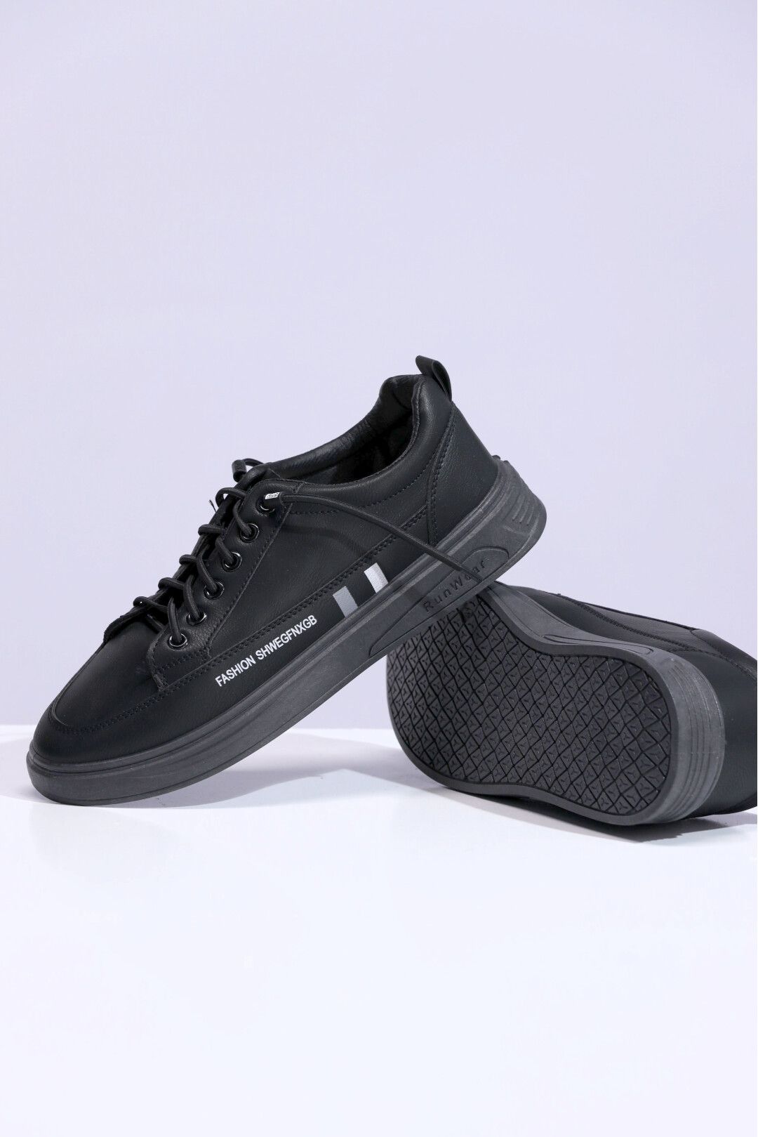 Run wear sneakers for girls/women