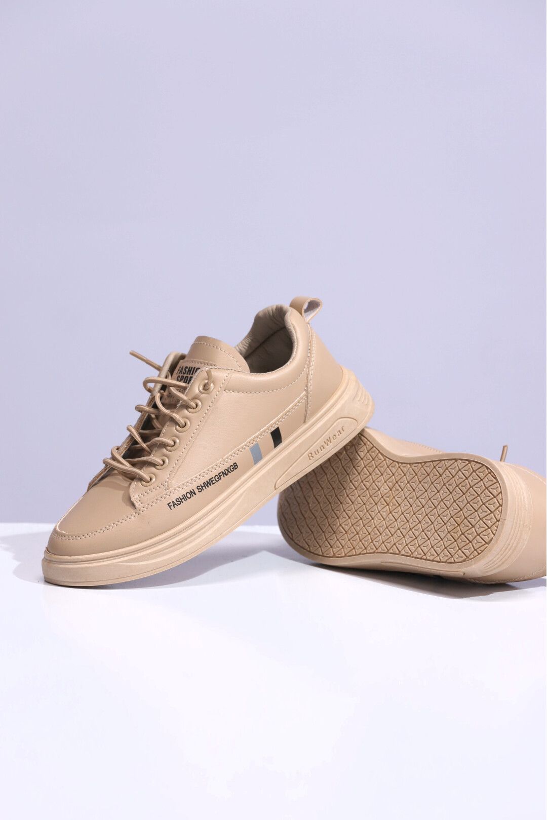 Run wear sneakers for girls/women
