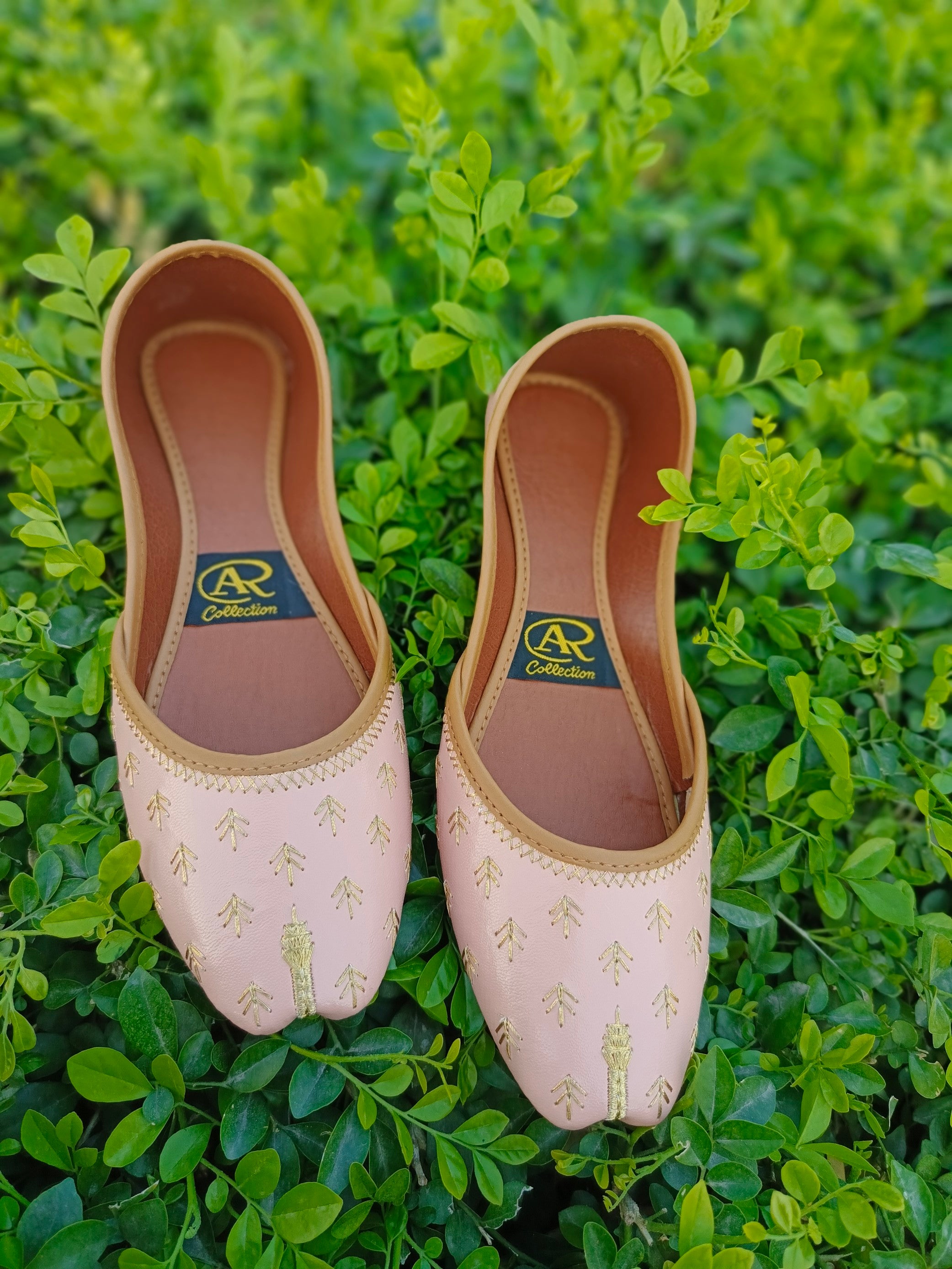 New Stunning Khussa Designs – A Perfect Blend of Tradition & Style!🔥