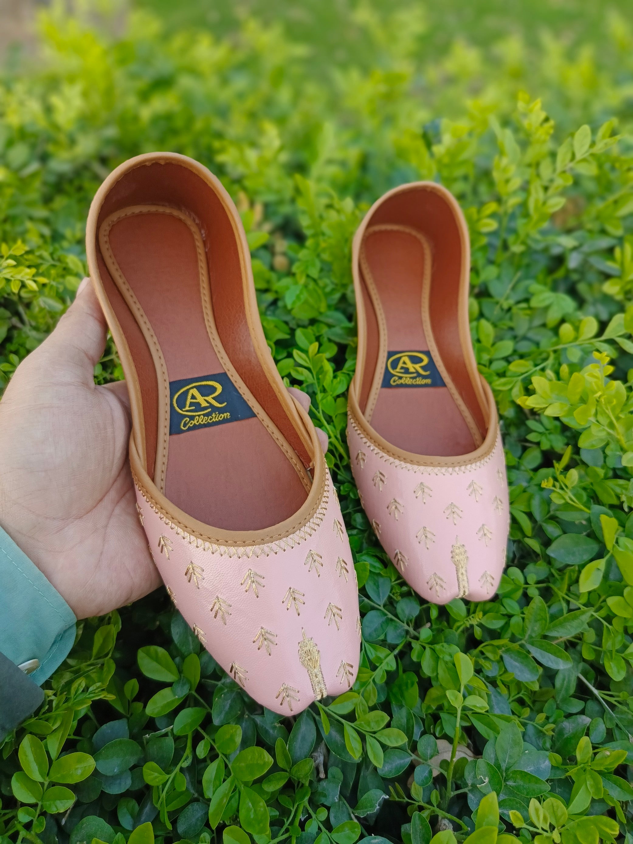 New Stunning Khussa Designs – A Perfect Blend of Tradition & Style!🔥