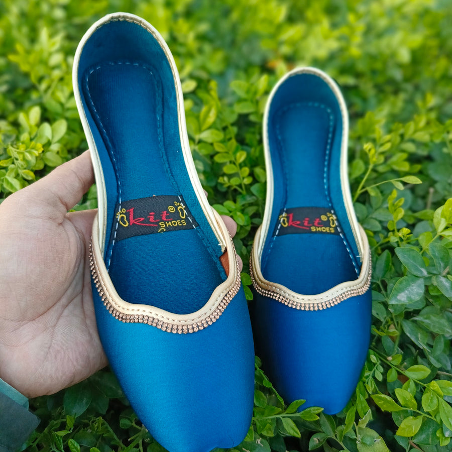 Embellished Khussa – Glamour Meets Tradition🔥