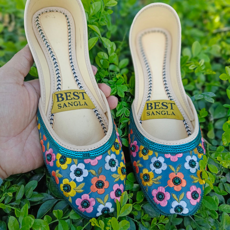 Boho Bloom Khussa – Free Spirit, Festive Soul🔥