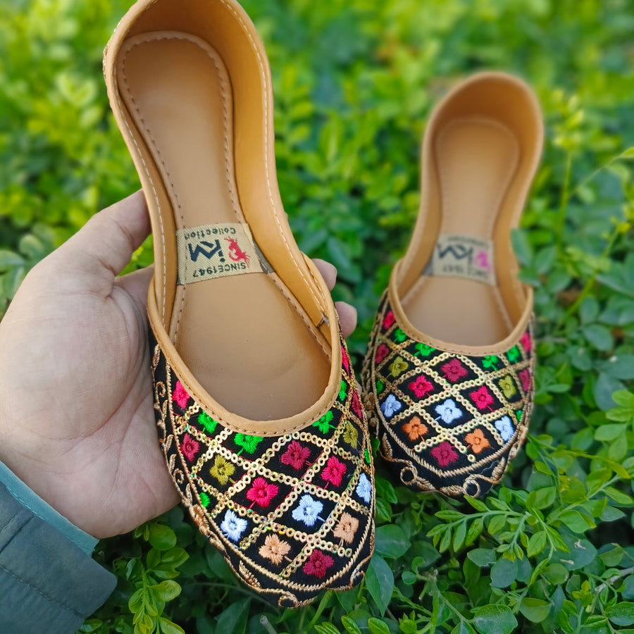 Festive Khussa – Shine in Every step 🔥
