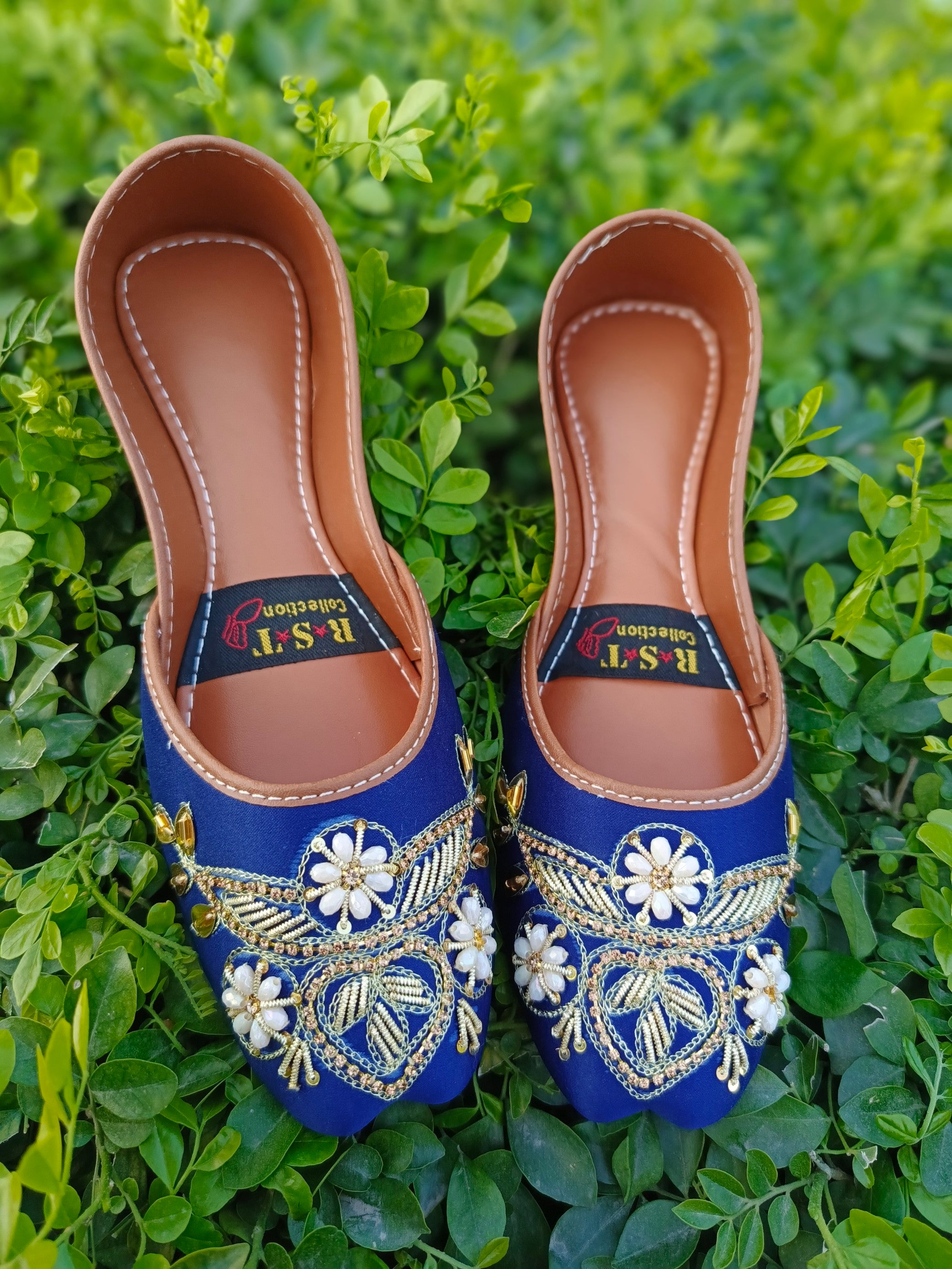 Ethnic pearl Khussa – Perfect for Every Occasion🔥